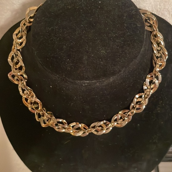 18” gold tone Curb chain Miami chain necklace with fold over clasp - Picture 7 of 13